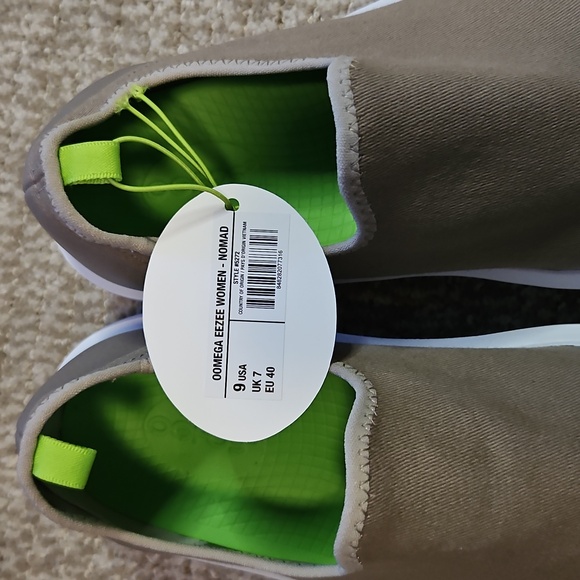 Womens OOFOS Oomega Eezee Nomad Slip On Sneakers NWT - Picture 2 of 7